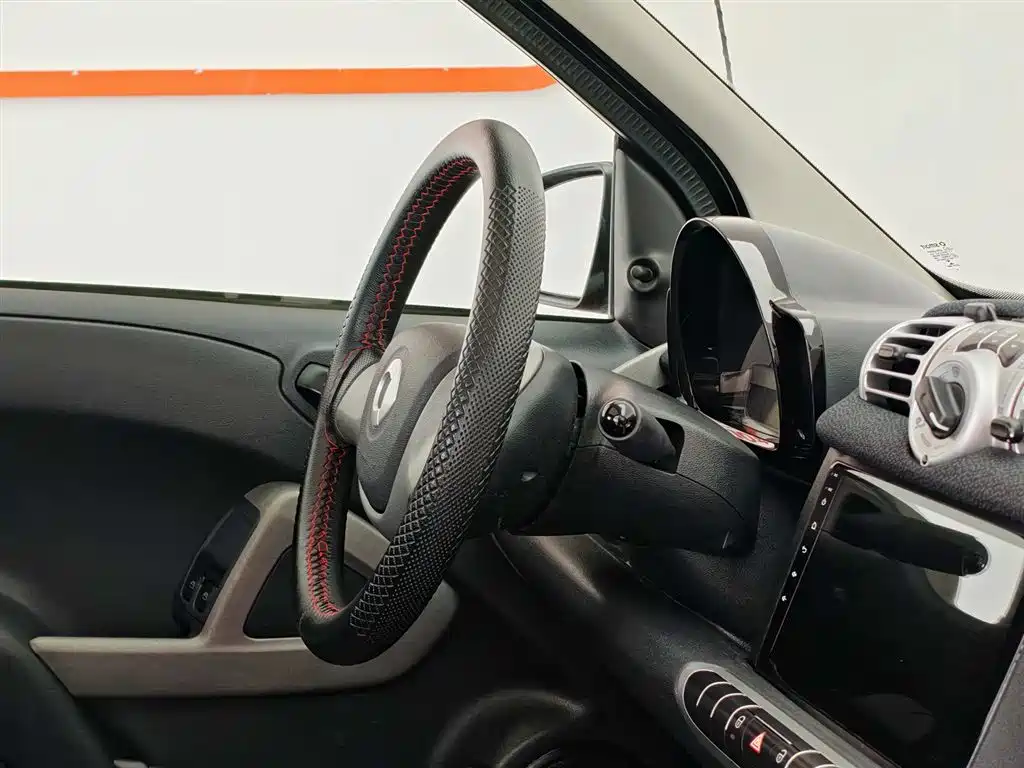 smart Fortwo 2015 — фото 22
