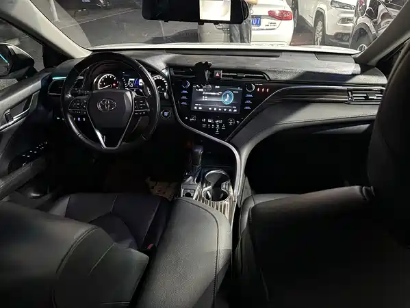 Toyota Camry 2019