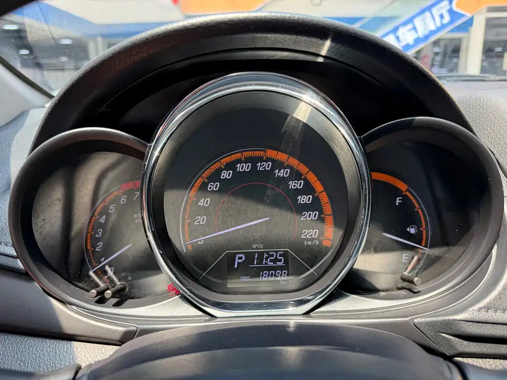 Toyota Yaris L 2023