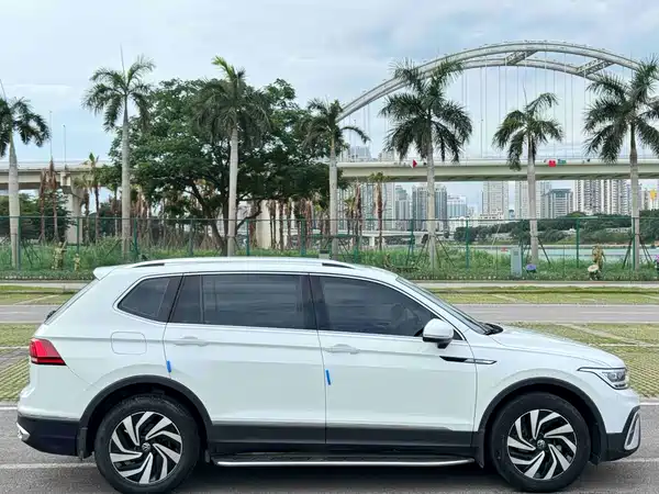 Volkswagen Tiguan L 2023