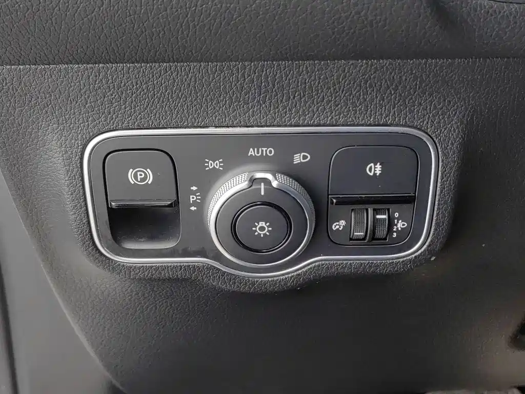 Mercedes-Benz GLB 2020 — фото 21
