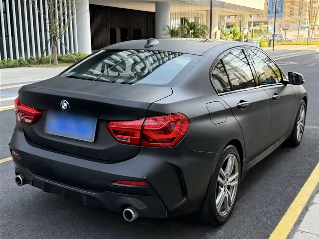 BMW 1 Series 2019 — фото 23