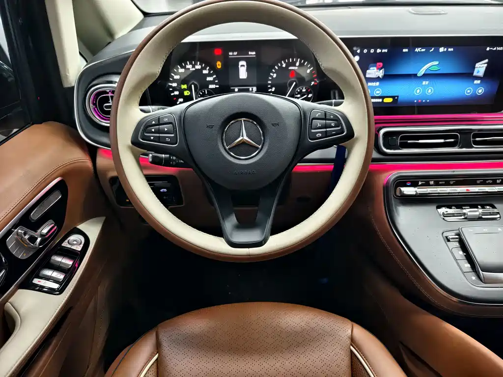 Mercedes-Benz Vito 2023 — фото 11