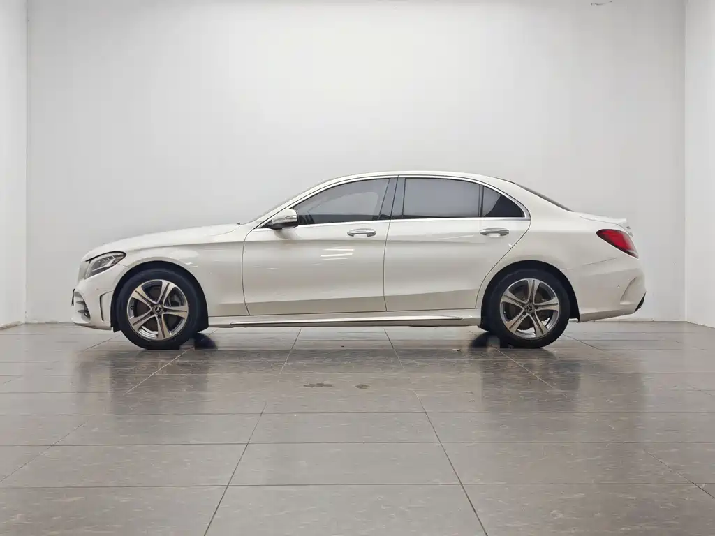 Mercedes-Benz C-Class 2019 — фото 10