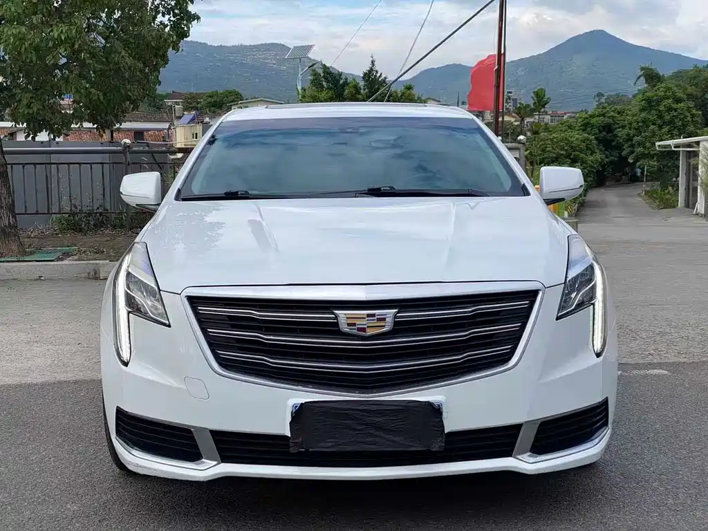 Cadillac XTS 2018 — фото 2