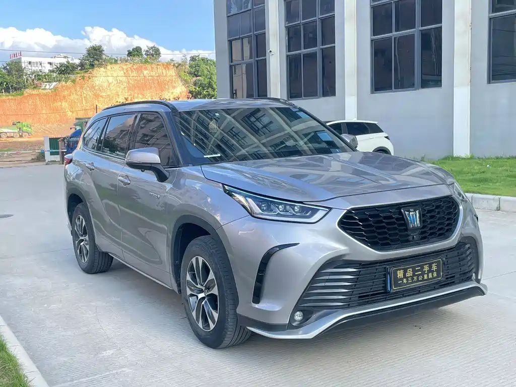 Toyota Crown Kluger 2022