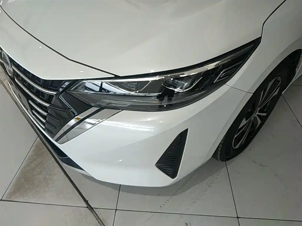 Nissan Sylphy 2023 — фото 18