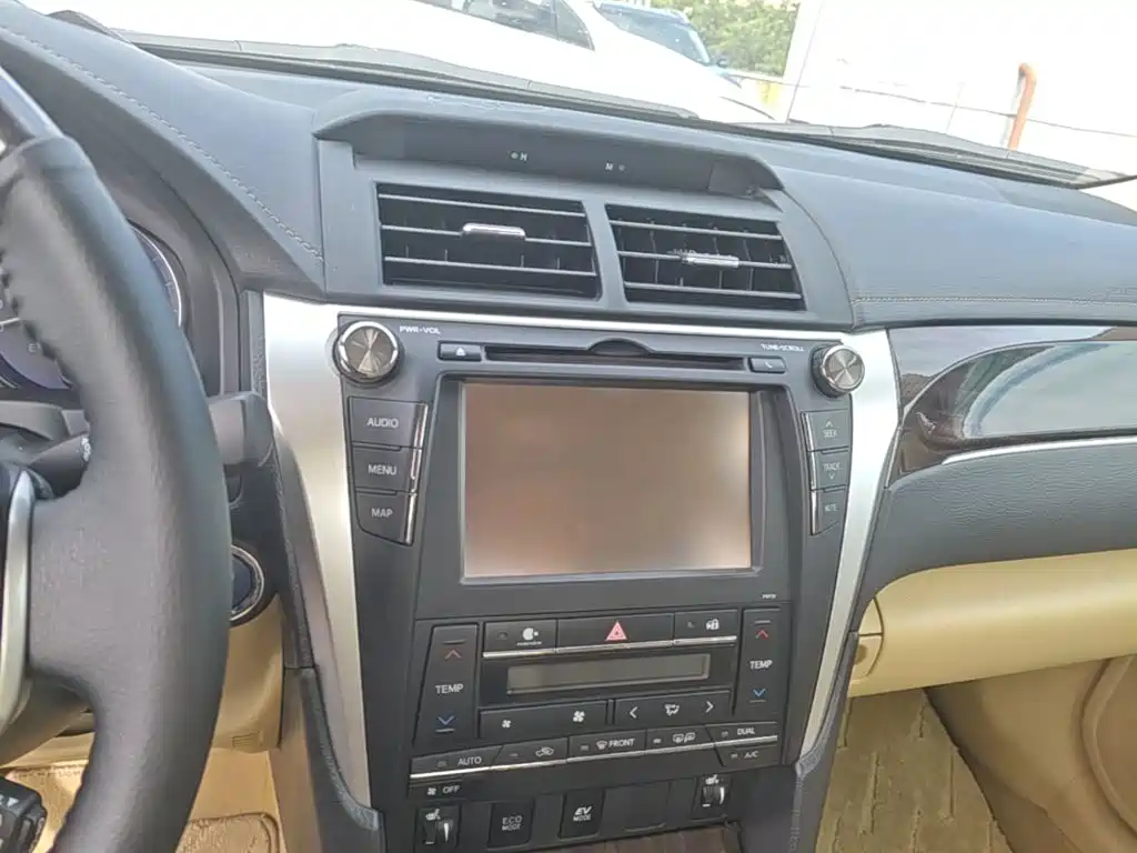 Toyota Camry 2017 — фото 13