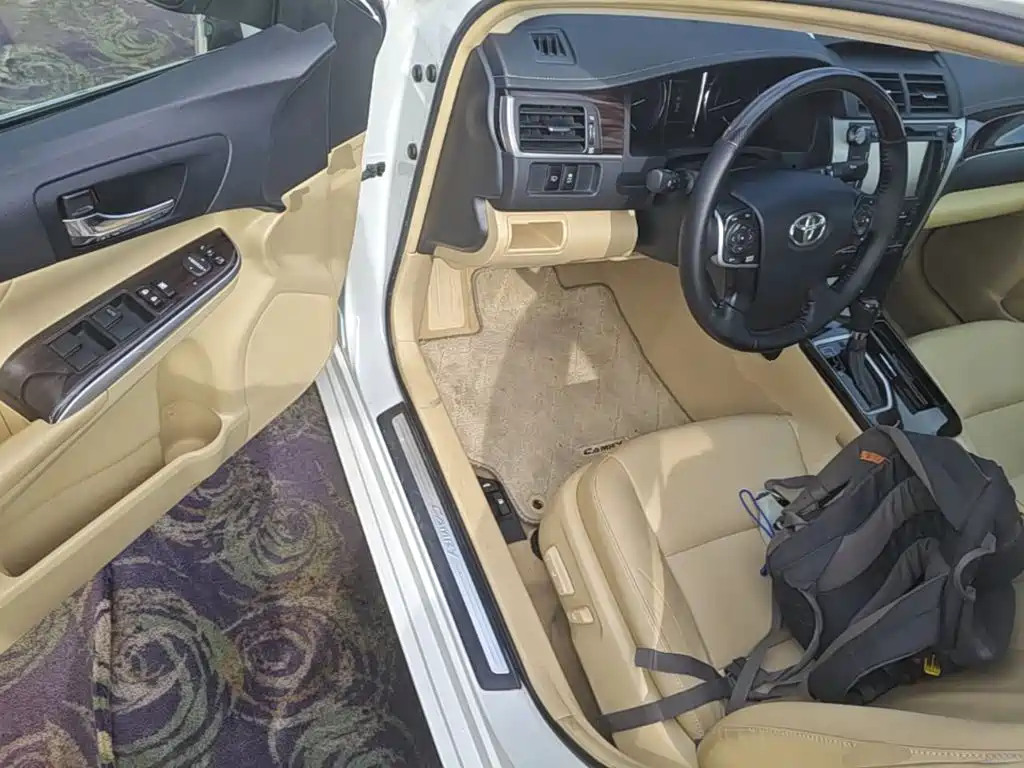 Toyota Camry 2017 — фото 16