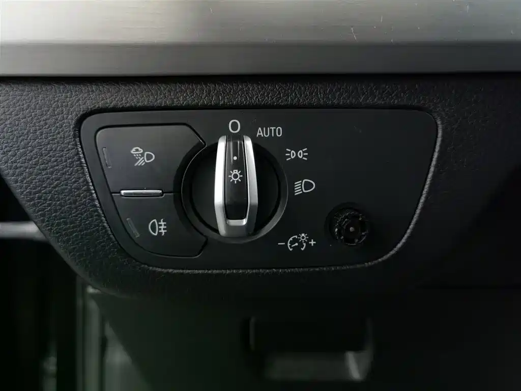 Audi Q5L 2021 — фото 21