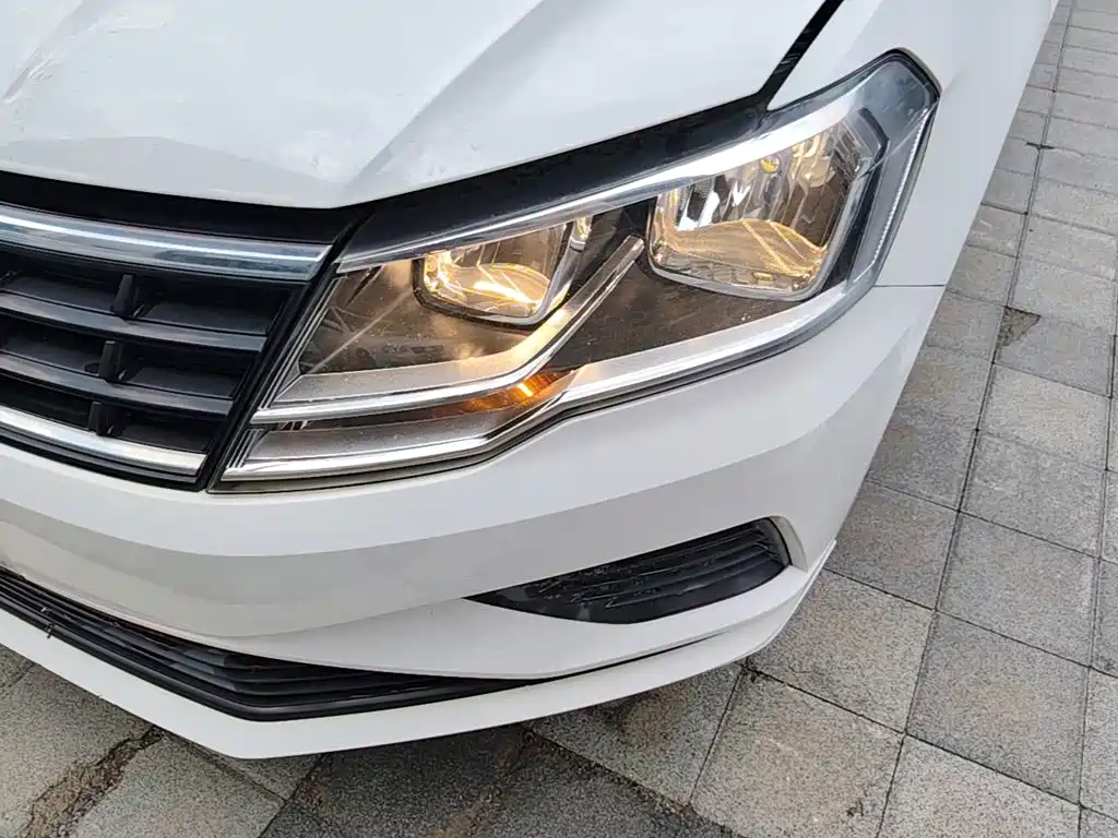 Volkswagen Jetta 2018 — фото 24