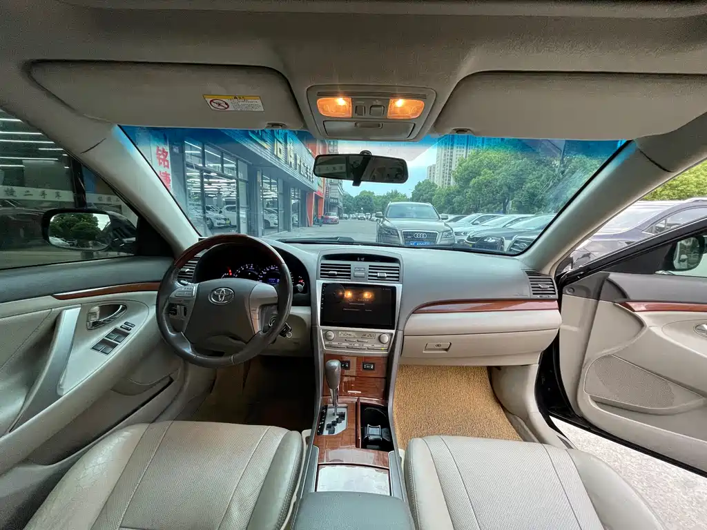 Toyota Camry 2013 — фото 13