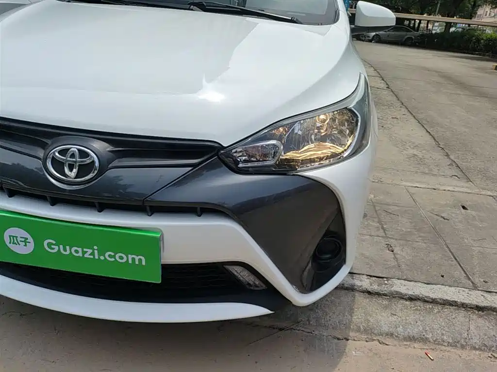 Toyota Yaris L 2019 — фото 18