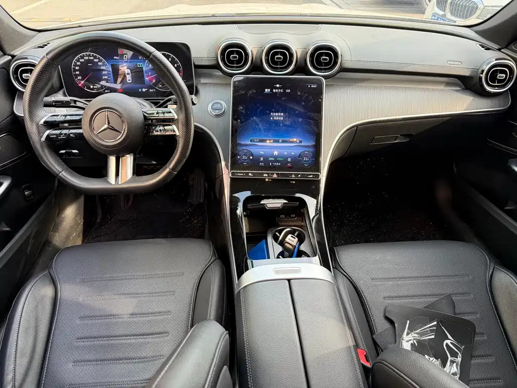 Mercedes-Benz C-Class 2023 — фото 9