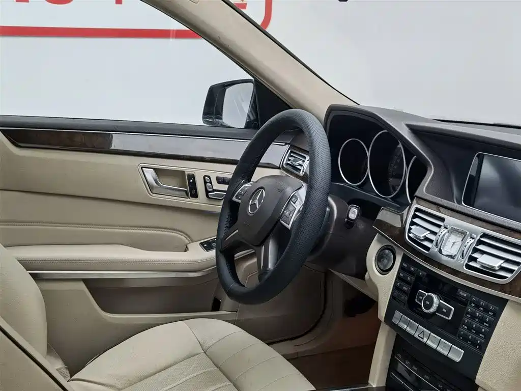 Mercedes-Benz E-Class 2015 — фото 22