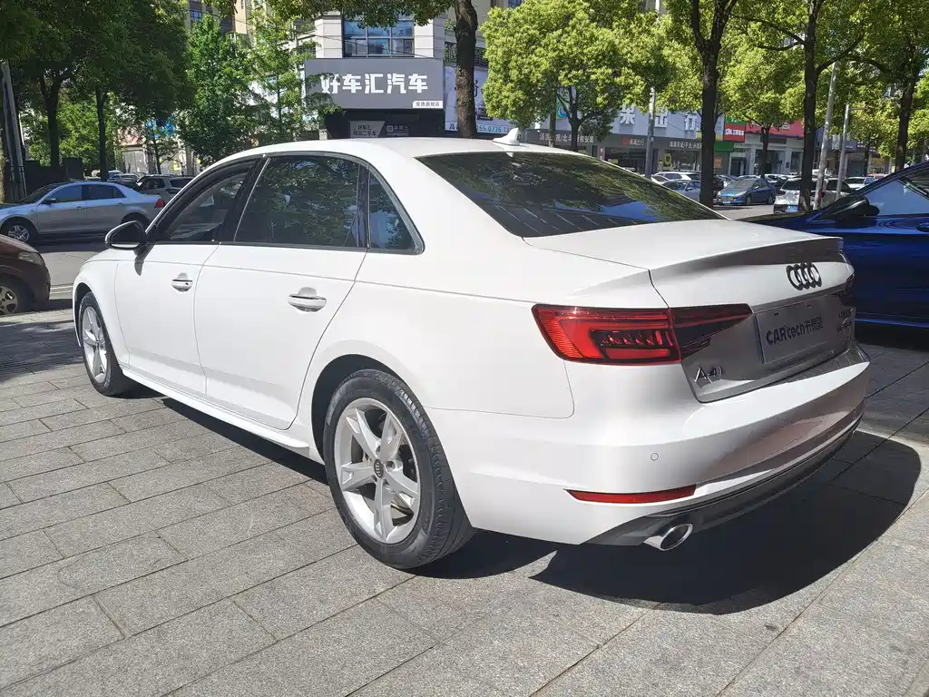 Audi A4L 2017 — фото 4