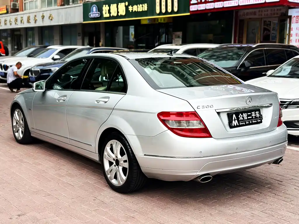 Mercedes-Benz C-Class 2011