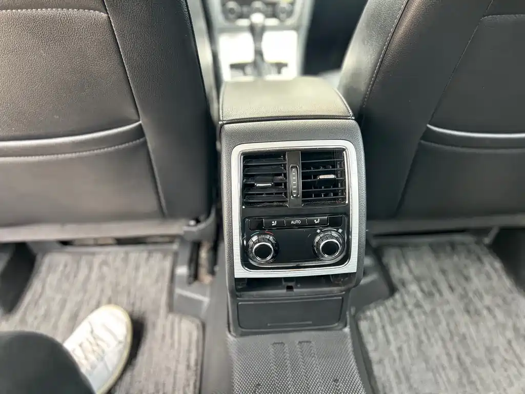 Volkswagen Passat 2015 — фото 19