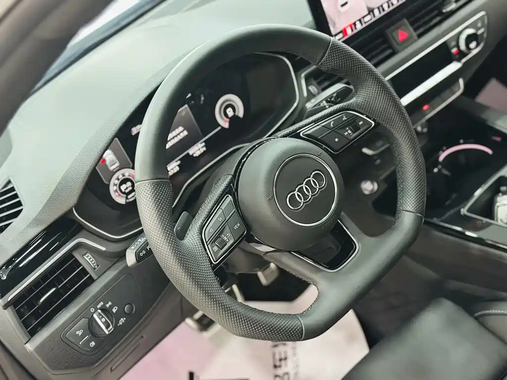 Audi A4L 2024 — фото 13