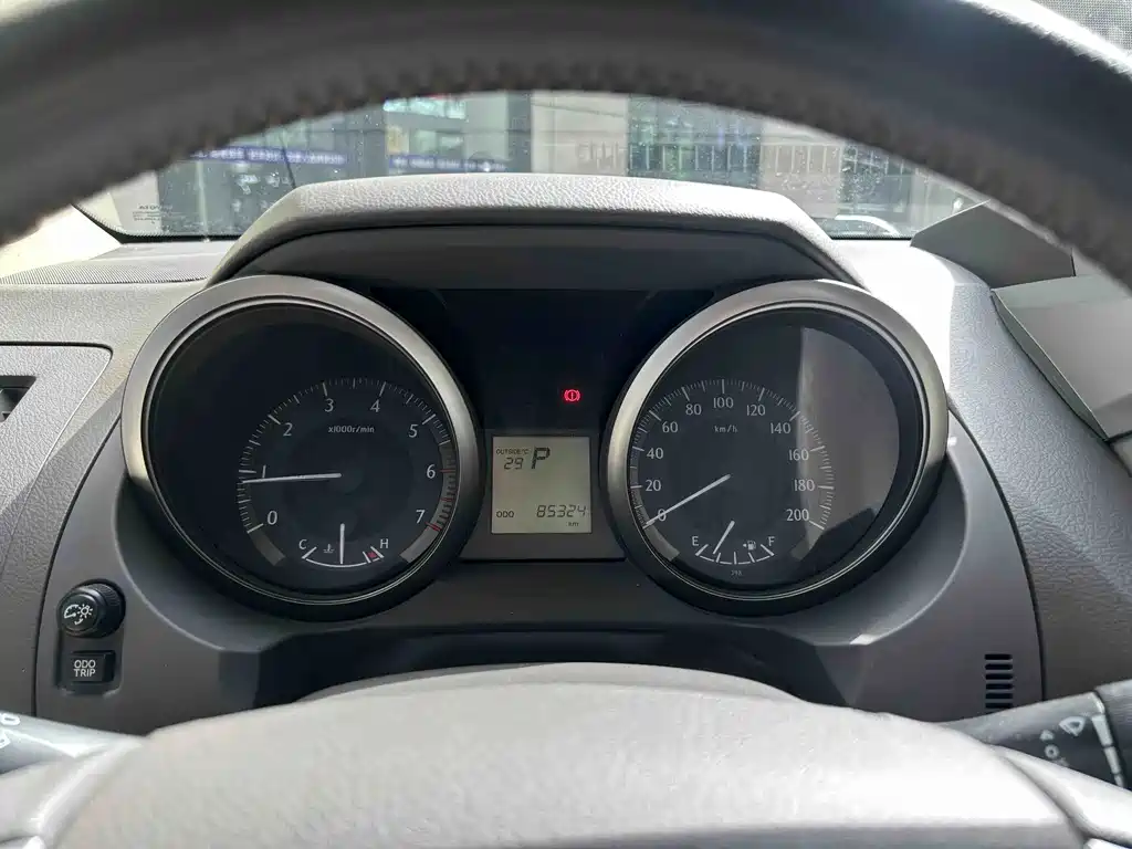 Toyota Prado 2015 — фото 11