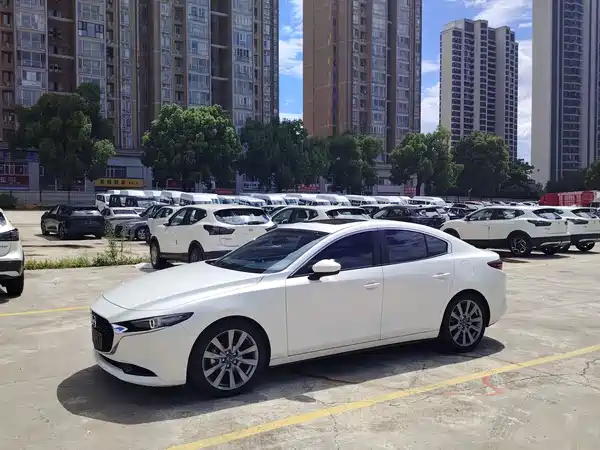 Mazda 3 Axela 2023