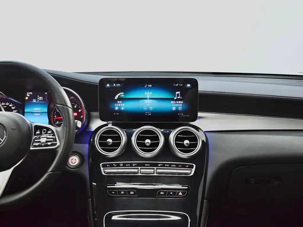 Mercedes-Benz GLC 2019 — фото 12