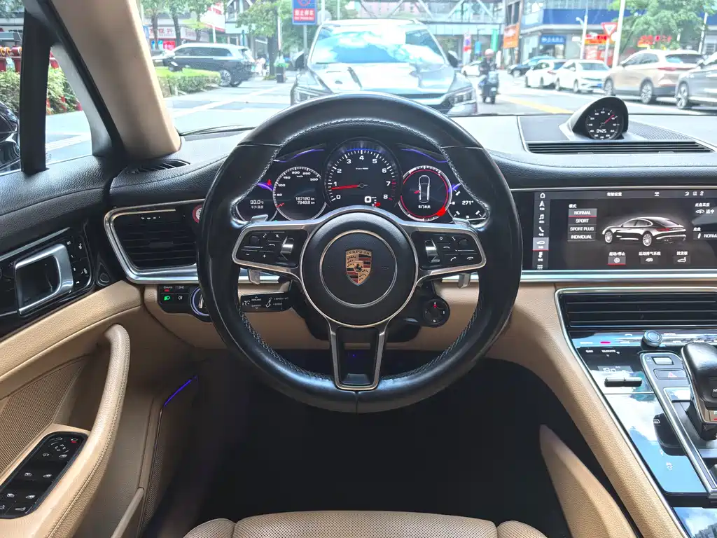 Porsche Panamera 2018 — фото 20