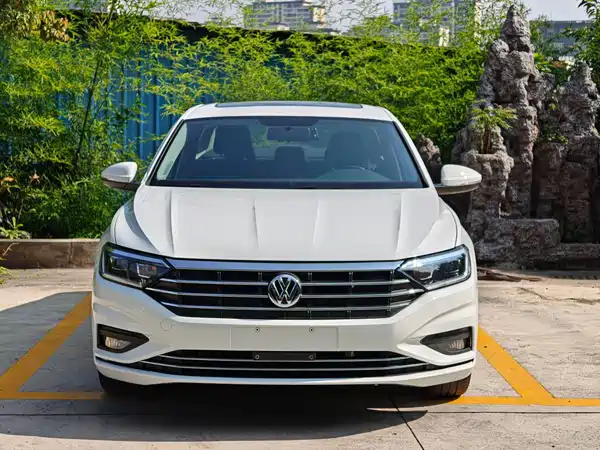 Volkswagen Sagitar 2020