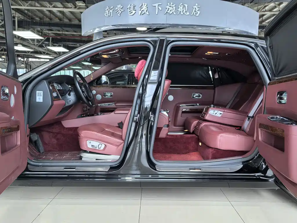 Rolls-Royce Ghost 2015 — фото 13