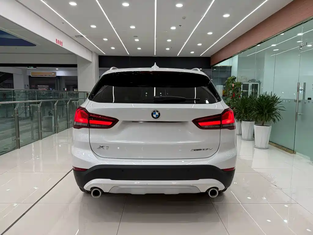 BMW X1 2021 — фото 5