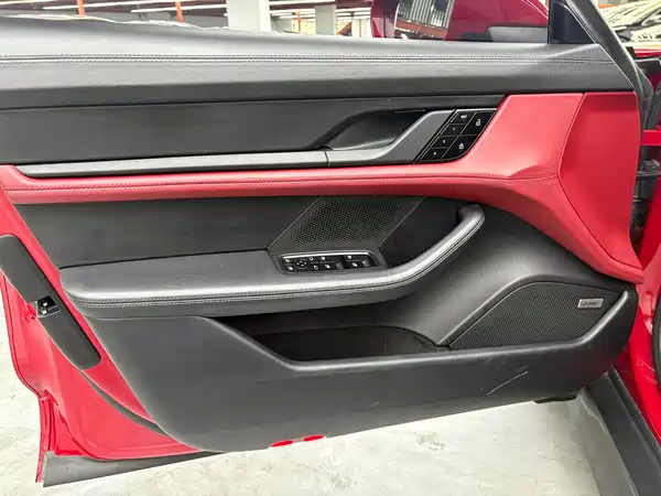 Porsche Taycan 2021