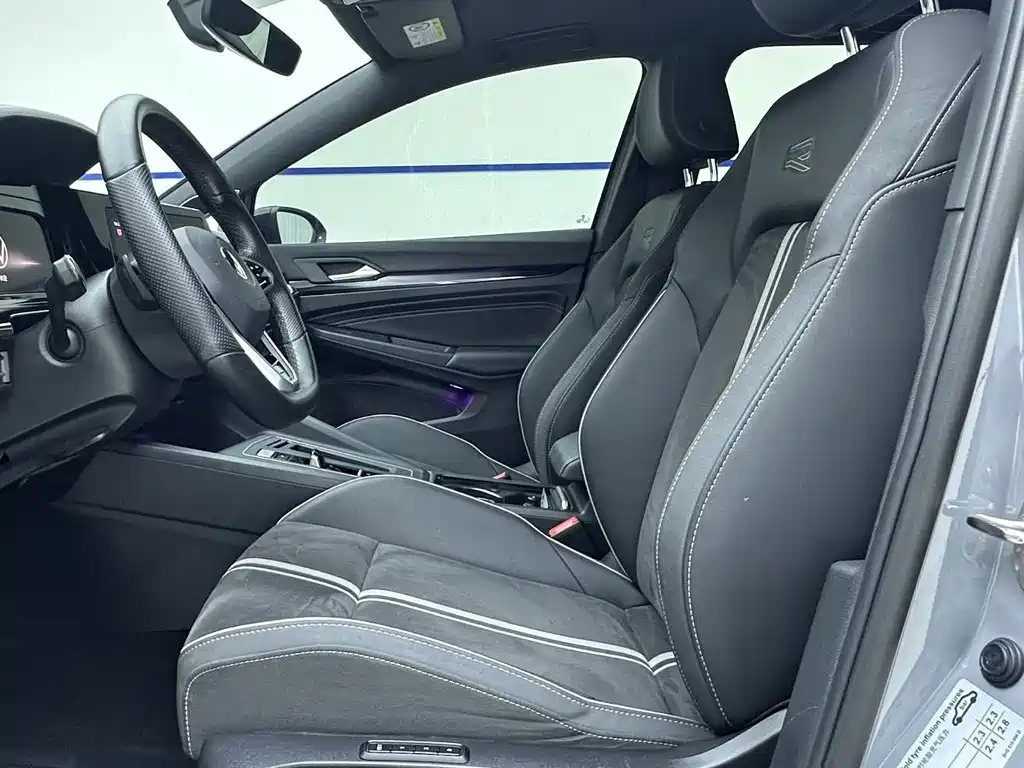 Volkswagen Golf 2022