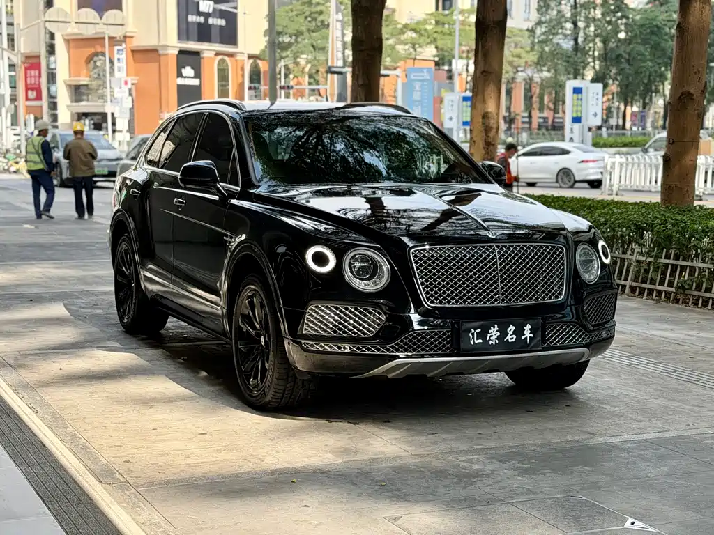 Bentley Bentayga 2019 — фото 3