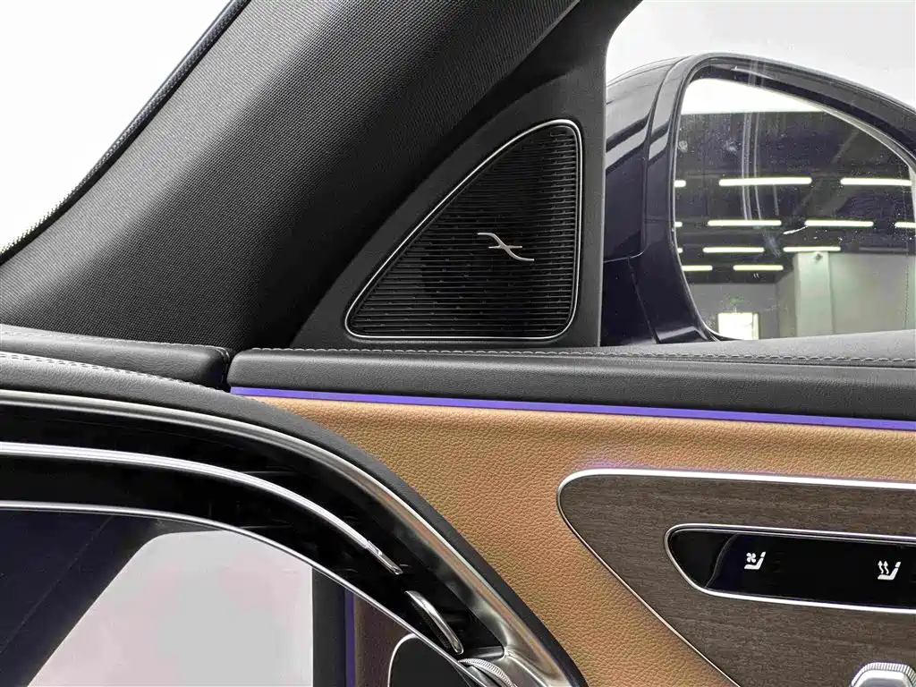 Mercedes-Benz E-Class 2025 — фото 13