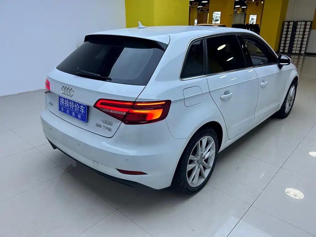 Audi A3 2018 — фото 14