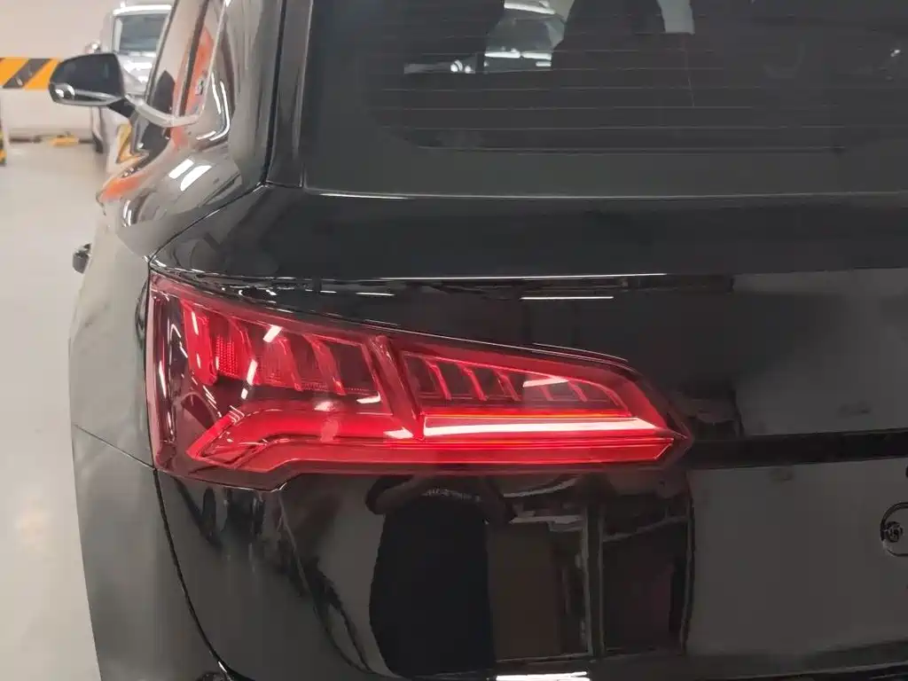 Audi Q5L 2020 — фото 18
