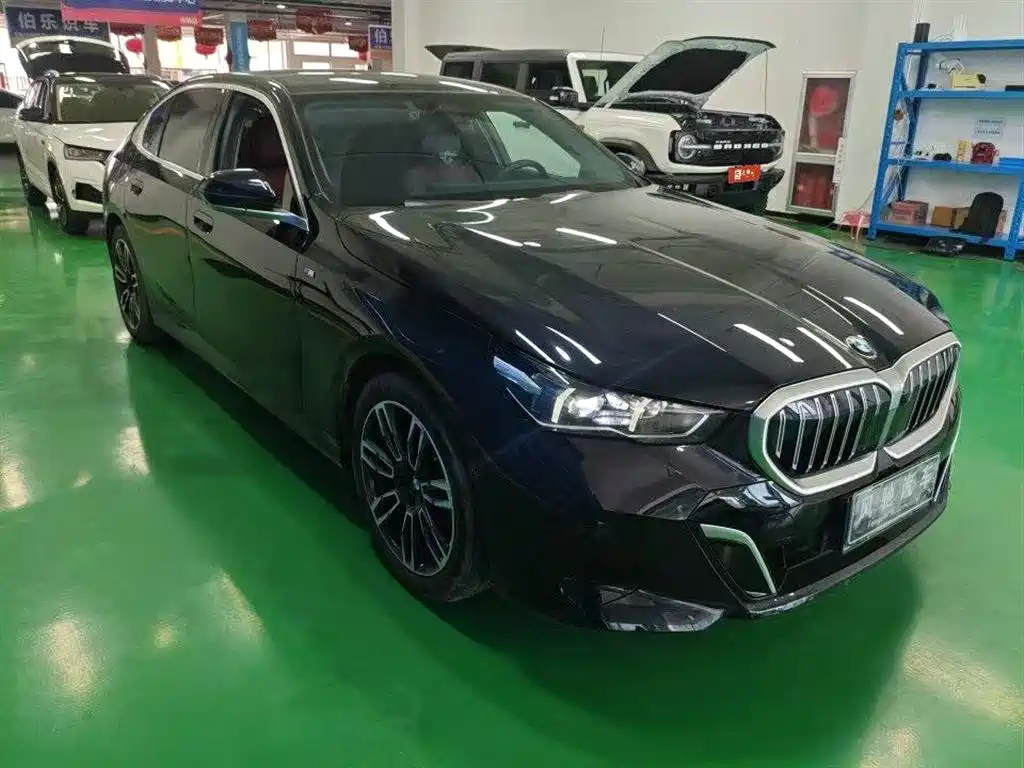 BMW 5 Series 2025