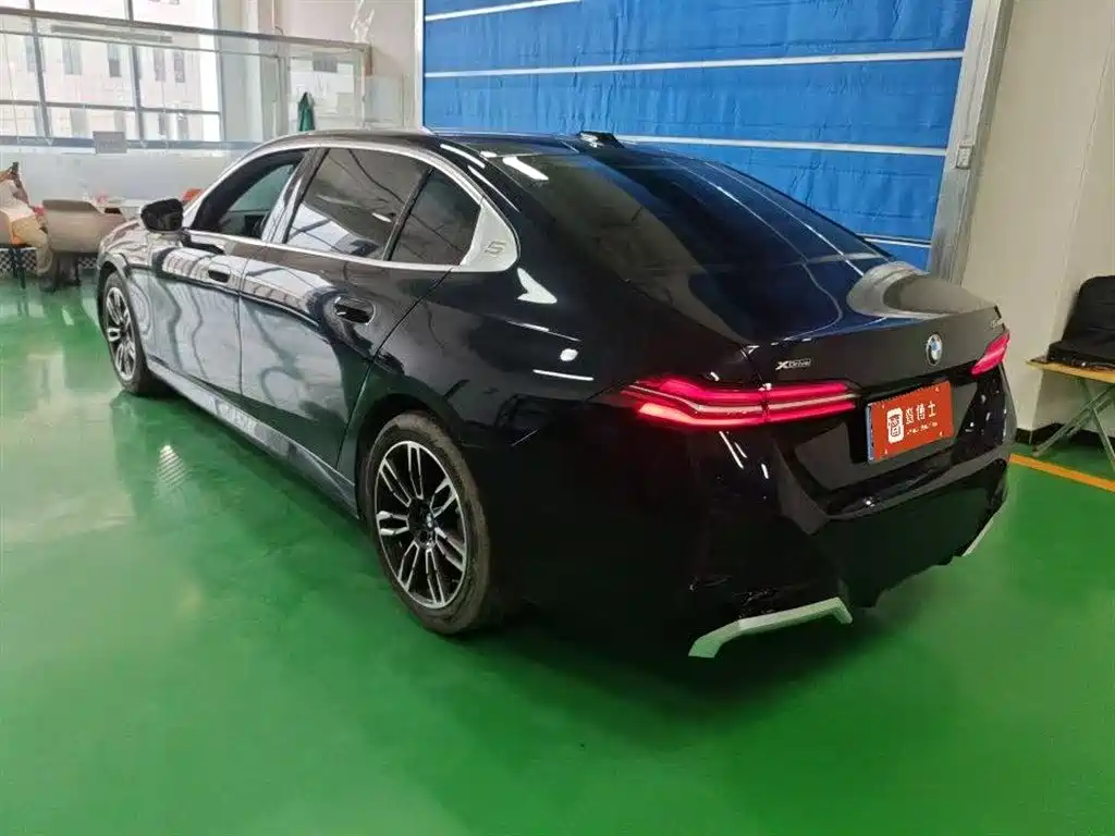 BMW 5 Series 2025