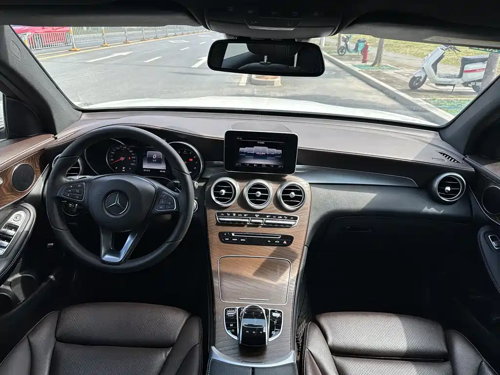 Mercedes-Benz GLC 2018 — фото 17