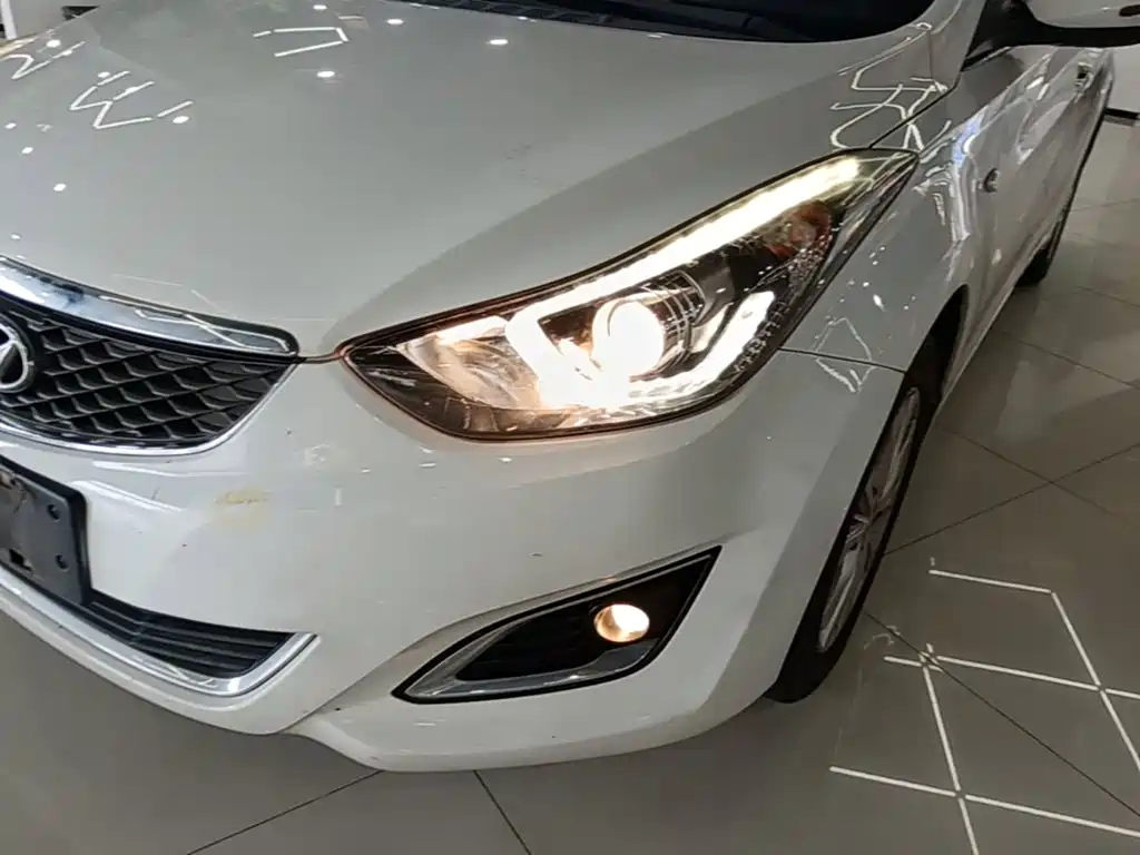 Hyundai Elantra Langdong 2017 — фото 24