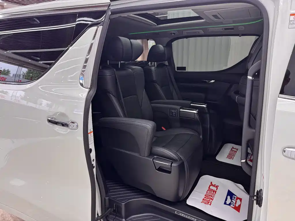 Toyota Vellfire 2021 — фото 19