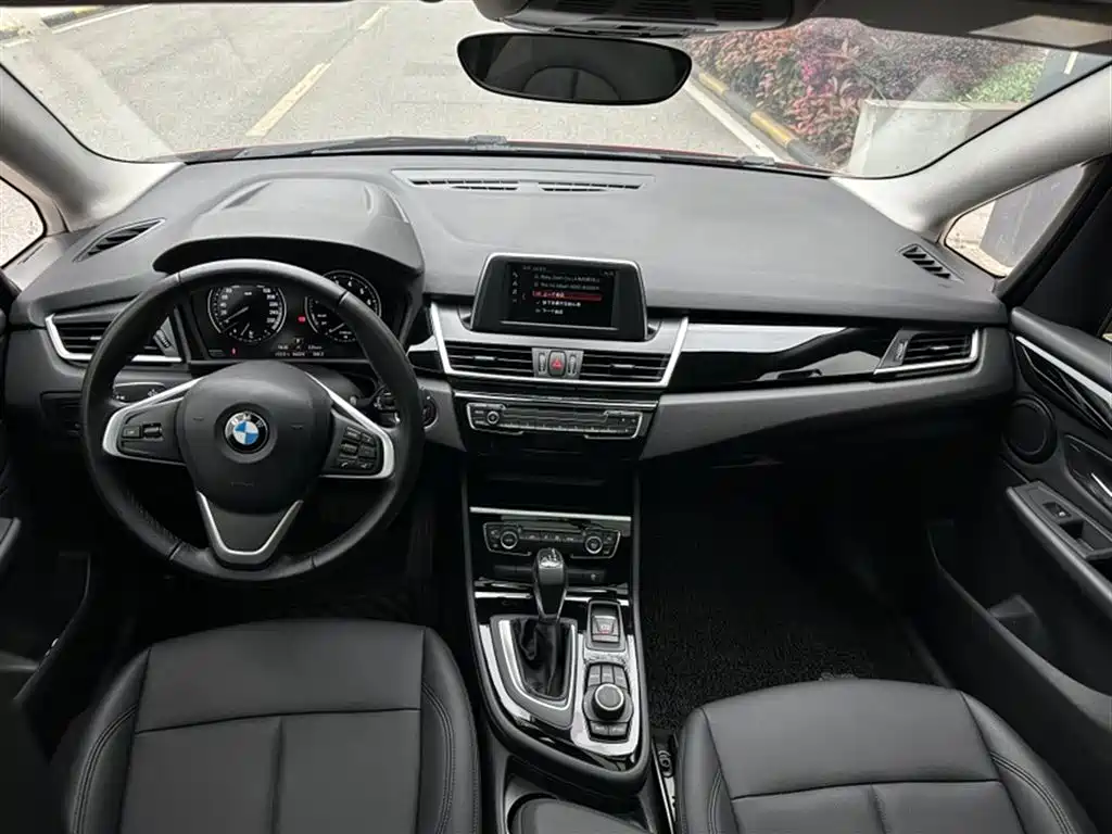 BMW 2 Series Active Tourer 2019 — фото 14