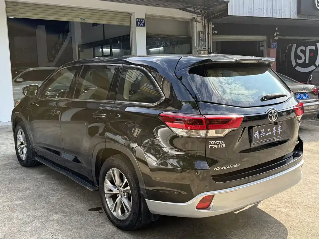 Toyota Highlander 2018 — фото 18