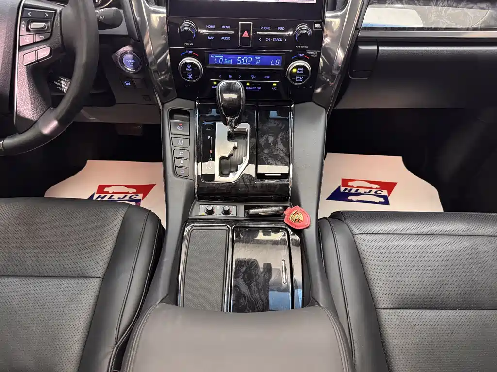 Toyota Vellfire 2021 — фото 14