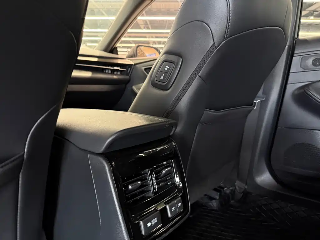 Toyota Avalon 2023 — фото 16