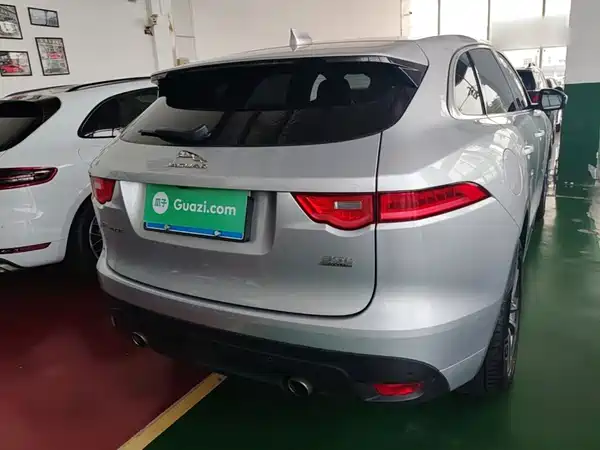 Jaguar F-PACE 2017