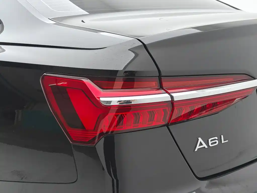 Audi A6L 2025 — фото 12