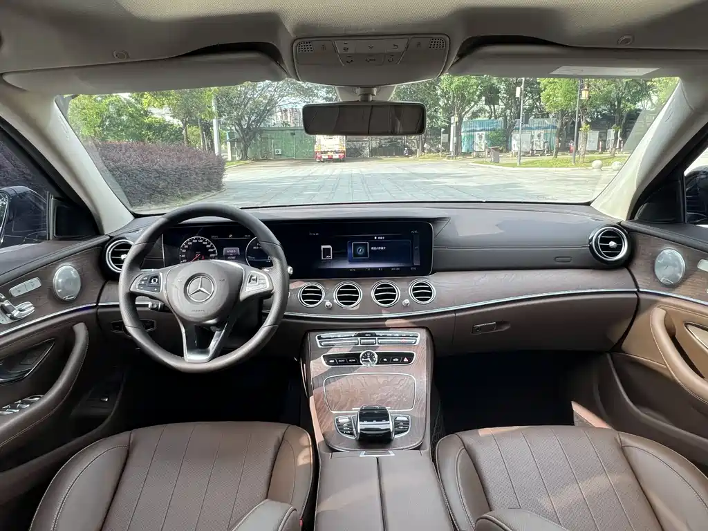 Mercedes-Benz E-Class 2017 — фото 19