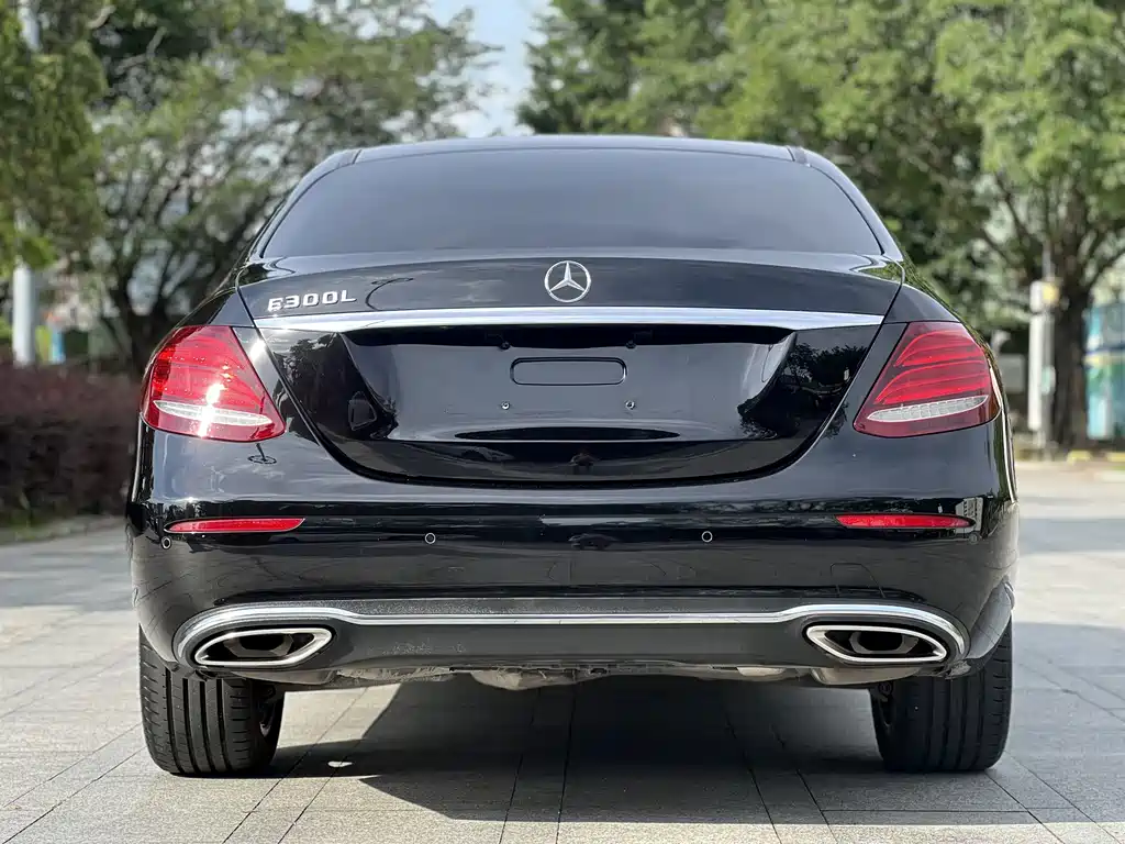 Mercedes-Benz E-Class 2017 — фото 27