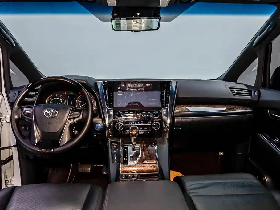 Toyota Vellfire 2021 — фото 26